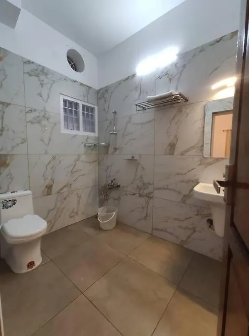 Riveria Portico - River Side 6 Bedroom Private Pool Bungalow North Paravur