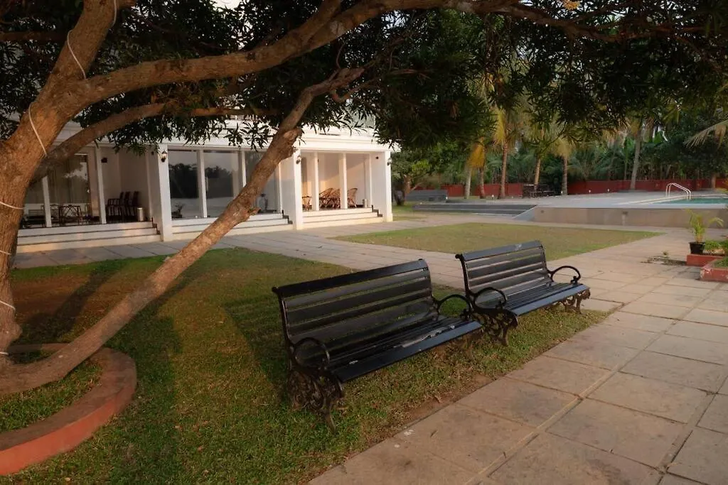Riveria Portico - River Side 6 Bedroom Private Pool Bungalow North Paravur Villa